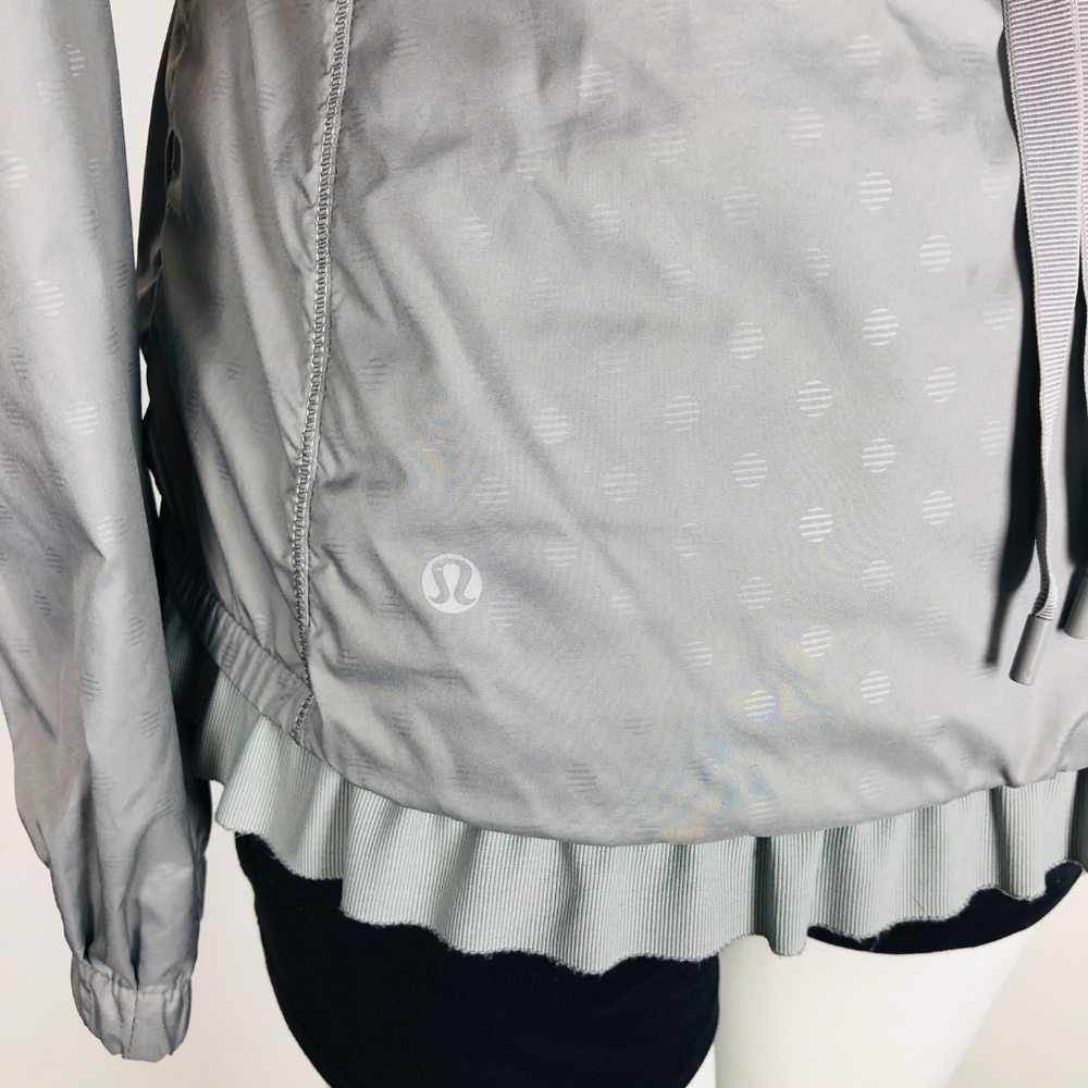 Lululemon Spring Fling Puffy Windbreaker Silver - Picture 6 of 7